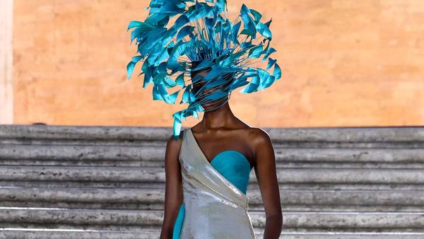 Potret Warna-warni 10 Koleksi Busana Valentino Couture 2022