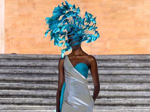 Potret Warna-warni 10 Koleksi Busana Valentino Couture 2022