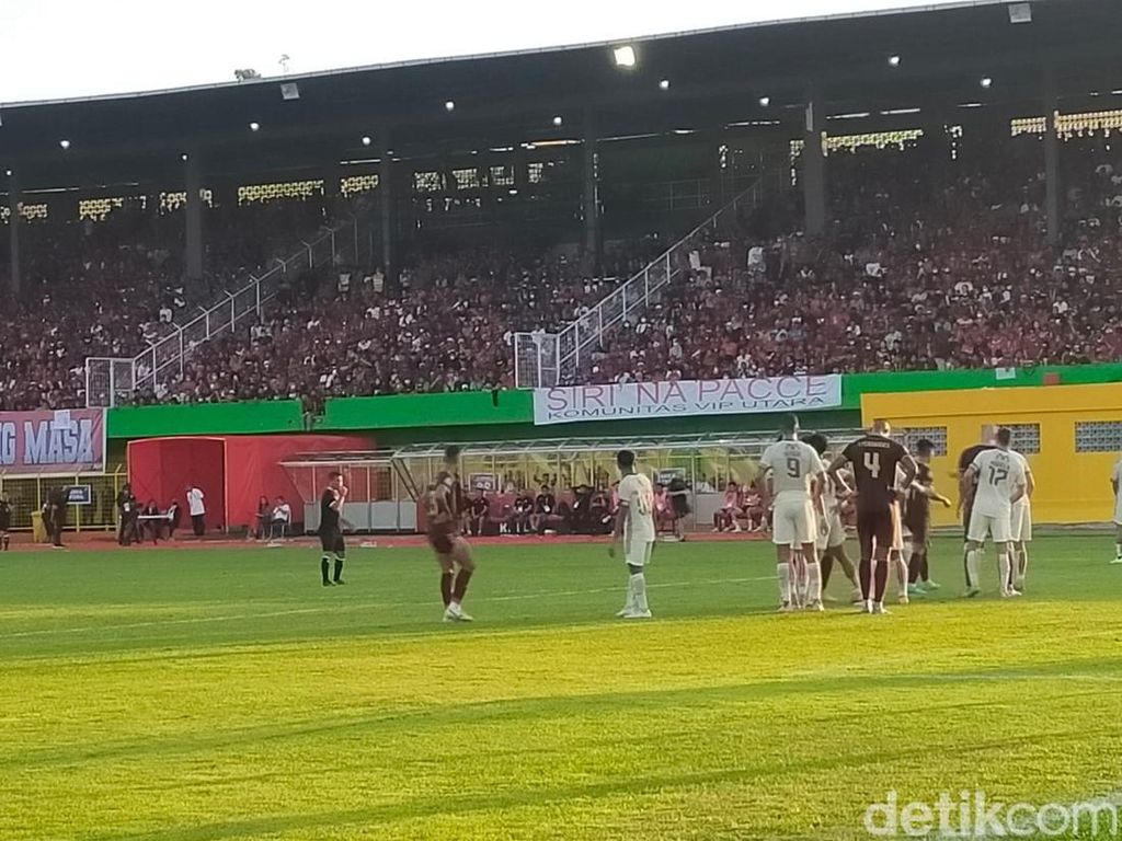 Kenzo Nambu Pecah Telur! PSM Makassar Unggul 1-0 atas Persija Jakarta