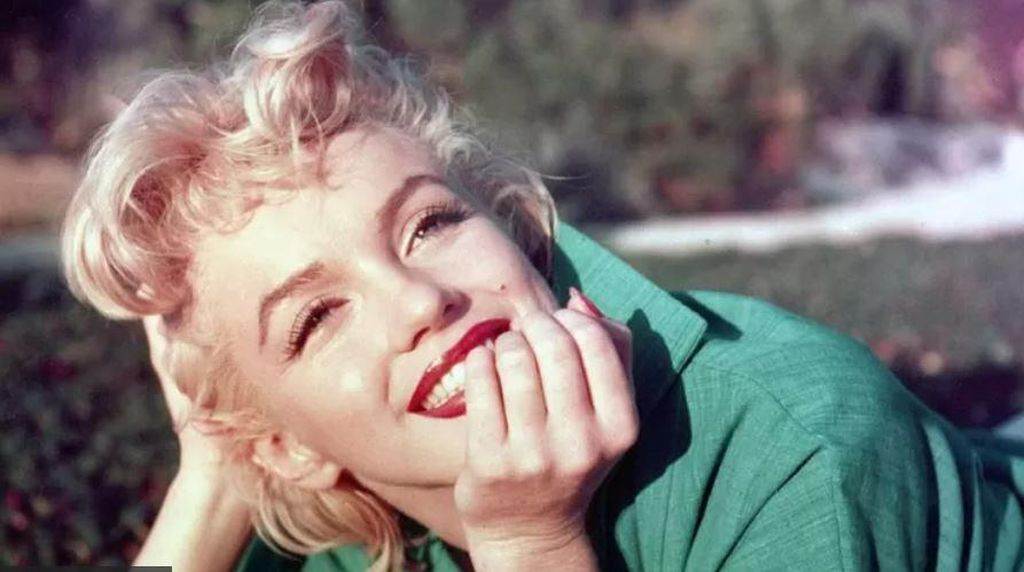Menguak Penyebab Kematian Marilyn Monroe, Diduga Overdosis Obat Lewat Dubur Menguak Penyebab Kematian Marilyn Monroe, Diduga Overdosis Obat Lewat Dubur