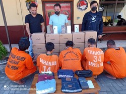 5 Orang Gelapkan 424 HP yang Dikirim ke Banjarmasin, Korban Rugi Rp 1,5 M