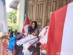 Kisah Nenek Mardawiyah, 50 Tahun Jadi Penjahit Bendera Merah Putih