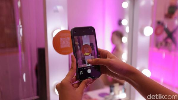 Serunya Kafe Metaverse di Jakarta Pakai Teknologi AR