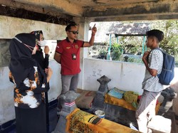 Kisah ABG Boyolali 2 Bulan Tinggal di Kuburan Ayah Tuai Simpati