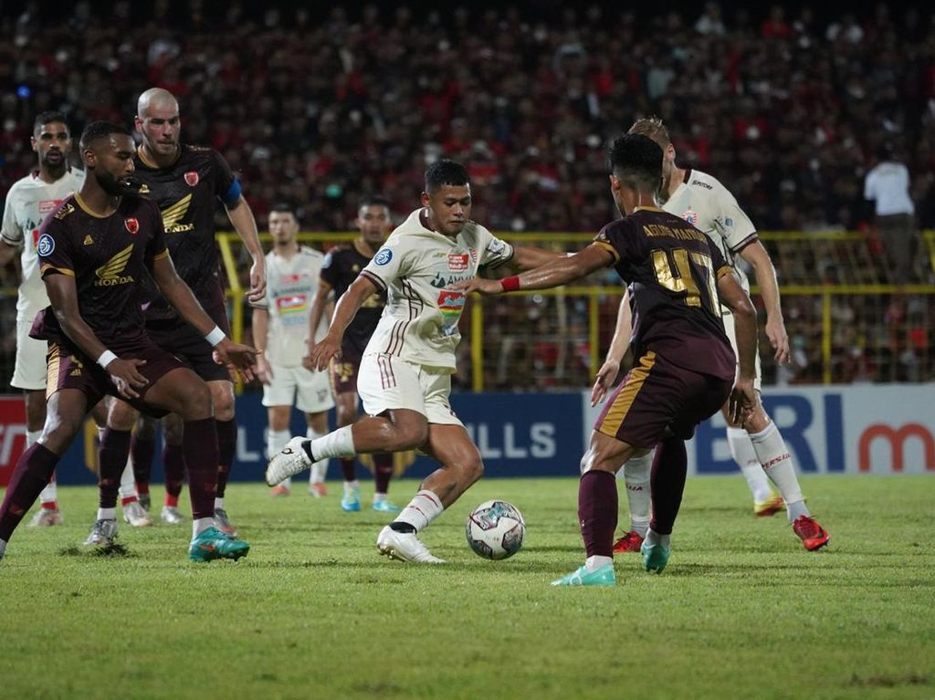 PSM Vs Persija Imbang, Thomas Doll yang Kecewa Kritik Wasit PSM Vs Persija Imbang, Thomas Doll yang Kecewa Kritik Wasit