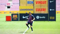 Robert Lewandowski didapatkan Barcelona dari Bayern Munich. (Foto: Getty Images/Eric Alonso)
