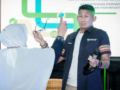 Potret Sandiaga Disemprot Emak-emak Aceh untuk Pertama Kalinya