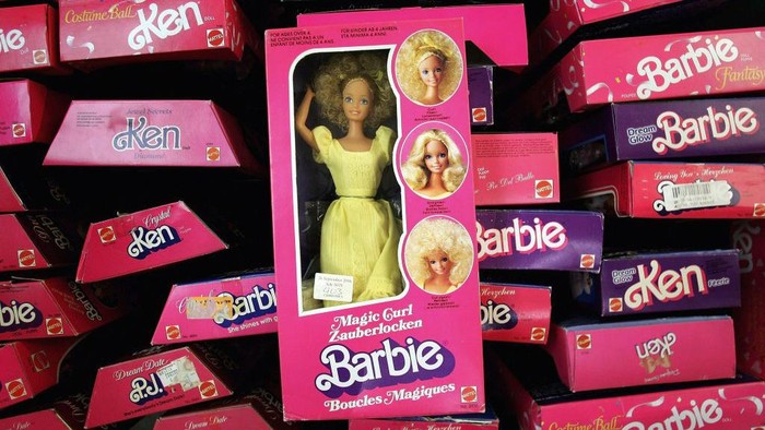 Barbie ialah boneka fenomenal bikinan Amerika Serikat. Nah, seumpama apa sih sejarahnya? Penasaran? Trump