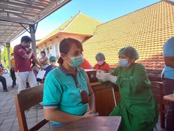 Sasar 1.300 Orang, Nakes RSUD Buleleng Mulai Disuntik Booster Kedua
