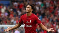 Trent Alexander-Arnold turut disorot seiring menurunnya performa Liverpool musim ini. Jika The Reds tak kunjung bangkit, bukan tak mungkin nasib Trent di Timnas Inggris ikut kena getahnya.  Foto: Getty Images/Chris Brunskill/Fantasista