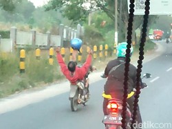 Biker yang Aksi Akrobat Bawa Motor Sambil Tiduran di Pasuruan Ditangkap