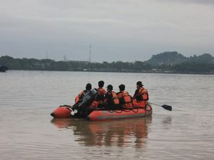Bocah 9 Tahun di Kaltim Hilang Usai Nekat Melompat ke Sungai Mahakam
