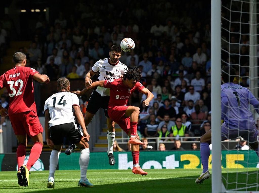 Babak I Selesai, Fulham Memimpin 1-0 Atas Liverpool