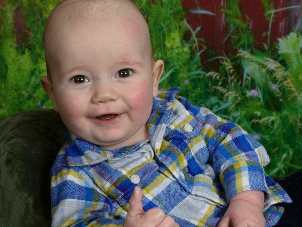 Gemas Banget! Ekspresi Lucu Bayi di Depan Kamera
