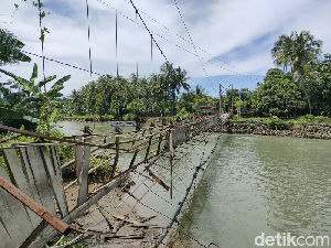Korban Jembatan Putus Bone Menjadi 31 Orang, 5 Dirawat di Puskesmas-RS Korban Jembatan Putus Bone Menjadi 31 Orang, 5 Dirawat di Puskesmas-RS