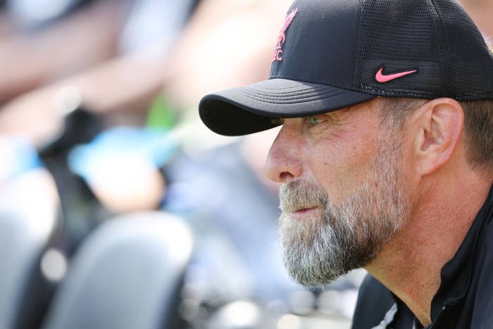 LONDON, ENGLAND - AUGUST 06: Jurgen Klopp the head coach / manager of Liverpool during the Premier League match between Fulham FC and Liverpool FC at Craven Cottage on August 6, 2022 in London, United Kingdom. (Photo by Matthew Ashton - AMA/Getty Images)