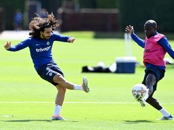 Harga Tak Biasa Dikeluarkan Chelsea untuk Seorang Bek Kiri