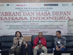 Empat Gejala Penggunaan Bahasa Indonesia di Media Era Digital Empat Gejala Penggunaan Bahasa Indonesia di Media Era Digital