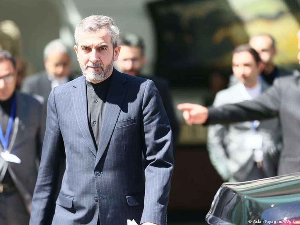 Negosiasi Nuklir Berlanjut di Wina Saat Iran Perluas Pengayaan Uranium Negosiasi Nuklir Berlanjut di Wina Saat Iran Perluas Pengayaan Uranium