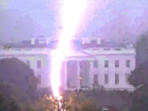 Petir Sambar Halaman Gedung Putih, Sepasang Suami Istri Tewas