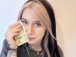 Wanita Ini Dibayar untuk Sendawa, Sebulan Bisa Menghasilkan Ratusan Juta