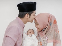 Heboh Ria Ricis Asyik Pargoy Sampai Senggol Kepala Baby Moana
