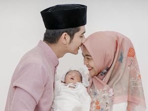 Heboh Ria Ricis Asyik Pargoy Sampai Senggol Kepala Baby Moana Heboh Ria Ricis Asyik Pargoy Sampai Senggol Kepala Baby Moana
