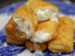 Takut Kehabisan! Rela Berangkat Subuh Demi Dapat Risol Mayo Margo yang Viral