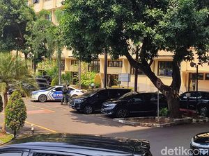 Putri Candrawathi Penuhi Pemeriksaan sebagai Tersangka di Bareskrim