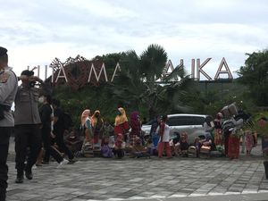 Pedagang Asongan di KEK Mandalika Dibina 1 Bulan Jelang WSBK 2022 Pedagang Asongan di KEK Mandalika Dibina 1 Bulan Jelang WSBK 2022