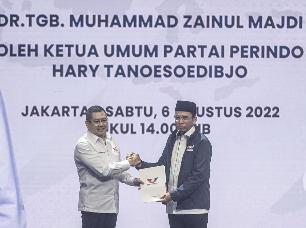 Momen TGB Zainul Majdi Dilantik Jadi Ketua Harian Perindo