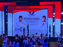 TGB Zainul Majdi Resmi Dilantik Hary Tanoe Jadi Ketua Harian Perindo