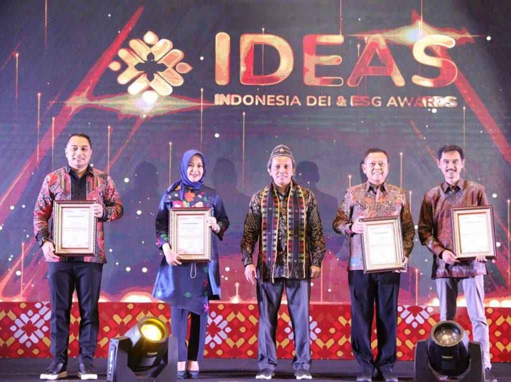 Walkot Makassar Sabet Penghargaan Bergengsi di Ajang IDEAS 2022