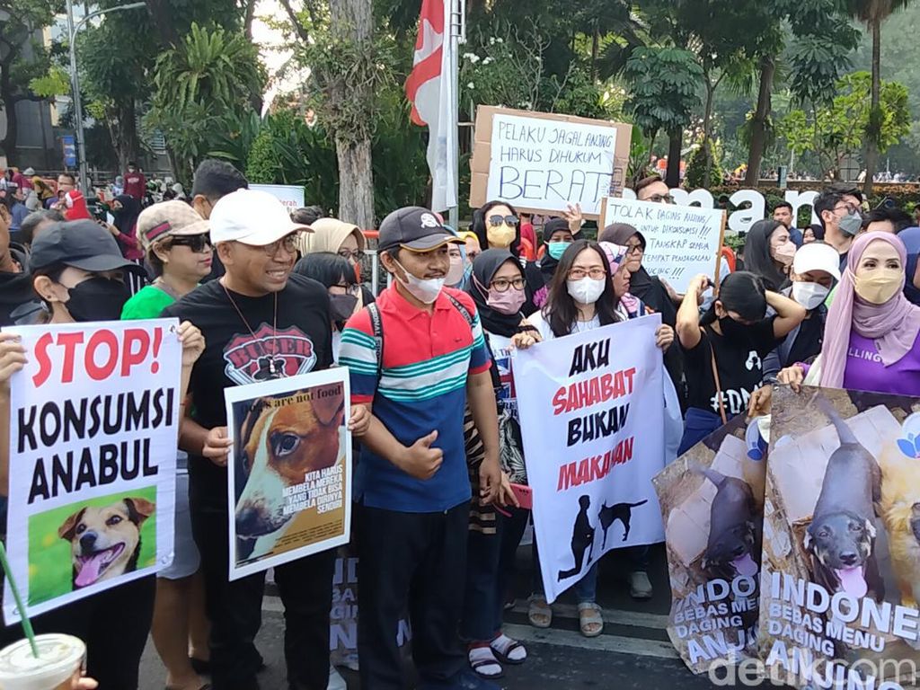 Sambat Komunitas Pencinta Hewan soal Atensi Aparat ke Jagal Anjing Sambat Komunitas Pencinta Hewan soal Atensi Aparat ke Jagal Anjing