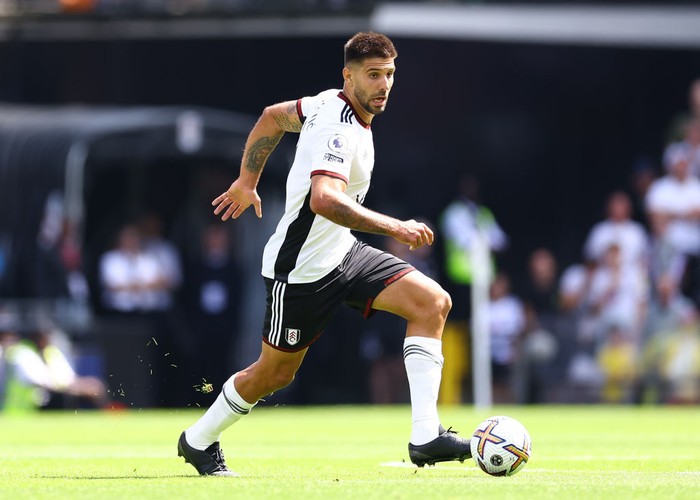 Aleksandar Mitrovic LONDON, ENGLAND - AUGUST 06: Aleksandar Mitrovic of Fulham acknowledges the fans after the Premier League match between Fulham FC and Liverpool FC at Craven Cottage on August 6, 2022 in London, United Kingdom. (Photo by Jacques Feeney/Offside/Offside via Getty Images)