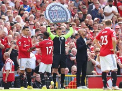 Cristiano Ronaldo baru masuk di menit ke-53, ketika MU ketinggalan 0-2. Ia tak kuasa menghindarkan Setan Merah yang akhirnya kalah 1-2 dari Brighton. Foto: Getty Images/Catherine Ivill