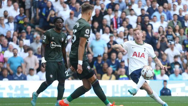 LONDON, ENGLAND - AUGUST 06: Dejan Kulusevski of Tottenham Hotspur celebrates scoring their side's fourth goal during the Premier League match between Tottenham Hotspur and Southampton FC at Tottenham Hotspur Stadium on August 06, 2022 in London, England. (Photo by Tottenham Hotspur FC/Tottenham Hotspur FC via Getty Images)