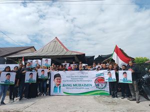 Puluhan Pengemudi Ojol di Medan Deklarasikan Cak Imin Presiden Puluhan Pengemudi Ojol di Medan Deklarasikan Cak Imin Presiden