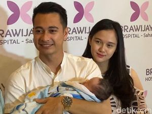 Eza Gionino Digugat Cerai Istrinya, Sidang Perdana 22 September Eza Gionino Digugat Cerai Istrinya, Sidang Perdana 22 September