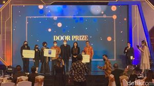 Gala Dinner dan Economic Outlook 2022 di Surabaya