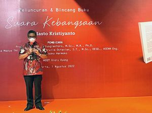 Hasto Kristiyanto Luncurkan Buku