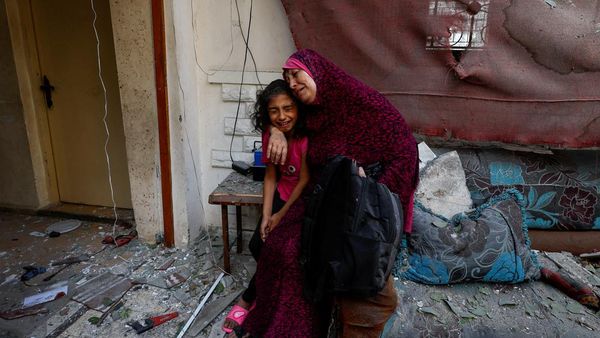 Isak Tangis Warga Gaza Korban Serangan Israel