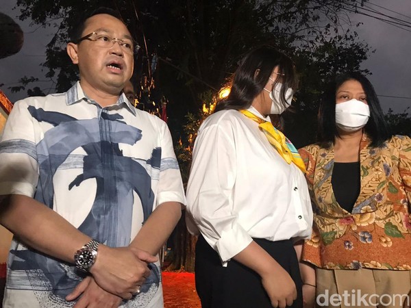 Istri Ferdy Sambo datangi Mako Brimob Istri Ferdy Sambo datangi Mako Brimob