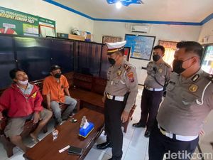 Biker Pasuruan yang Akrobat Bawa Motor Sambil Tiduran Dibayar untuk Konten Biker Pasuruan yang Akrobat Bawa Motor Sambil Tiduran Dibayar untuk Konten