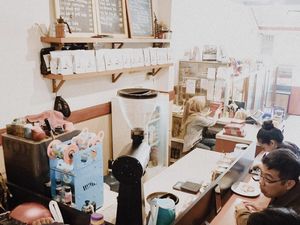 Kopi Trikuto, Kedai Kopi Vintage yang Hits di Jalan Cihapit Kopi Trikuto, Kedai Kopi Vintage yang Hits di Jalan Cihapit