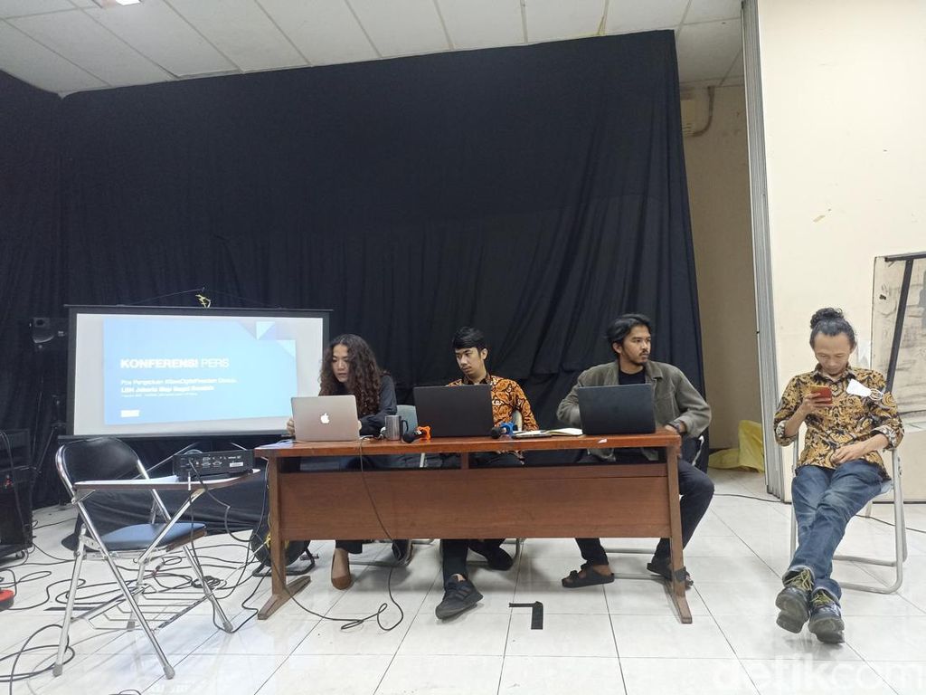 Panjang Urusan Blokir PayPal Cs oleh Kominfo Berbuah Rencana Gugatan Panjang Urusan Blokir PayPal Cs oleh Kominfo Berbuah Rencana Gugatan