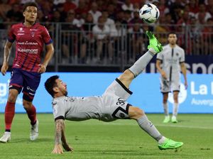 Salto Cantik Messi Membuka Liga Prancis