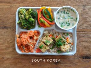 Menggiurkan! 10 Potret Menu Makan Siang Sekolah di Berbagai Negara Menggiurkan! 10 Potret Menu Makan Siang Sekolah di Berbagai Negara