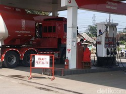 Minggu Depan, Jokowi Dikabarkan Bakal Umumkan Kenaikan Harga BBM