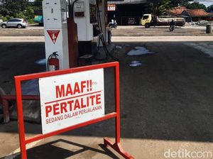 BBM Langka di Rote Ndao, Pertalite Dijual Rp 30 Ribu per Liter BBM Langka di Rote Ndao, Pertalite Dijual Rp 30 Ribu per Liter